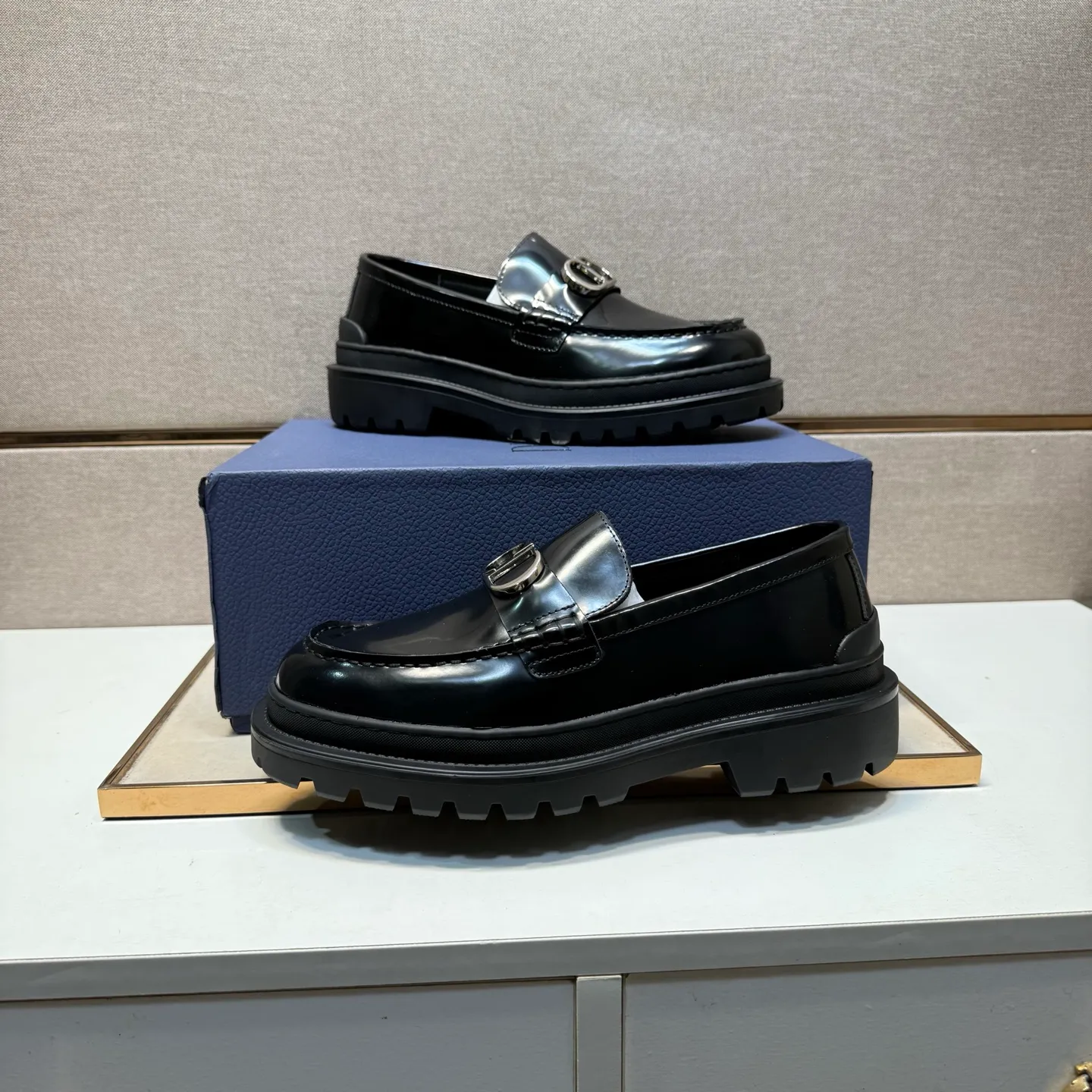 ⬛️Men's shoes 💰p442 [Dior~] Men's casual shoes 2025z cabinet sales simultaneously 🔶Size: 39-44 #️⃣ 🔷2 colors🔜The upper is made of multi-material splicing➕Genuine leather lining, comfortable and breathable, sole: original comfortable and wear-resistant outsole, ⚠️Real shot📱Photographed🎬The real thing is better📢📢📢